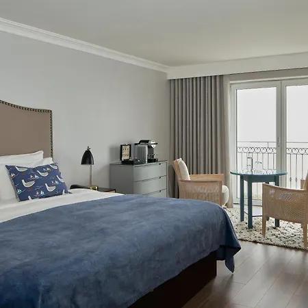 Bayview Отель 4*